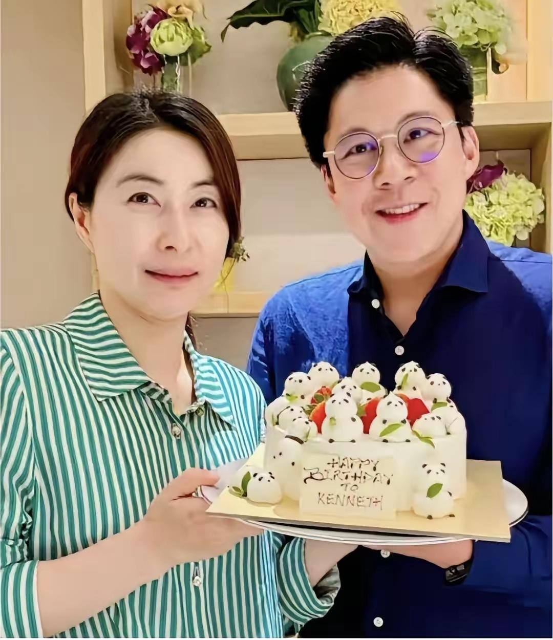 7月2日霍启刚47岁生日，这期间霍家因霍启山和女星娜然的结婚传言备受关注，不过霍