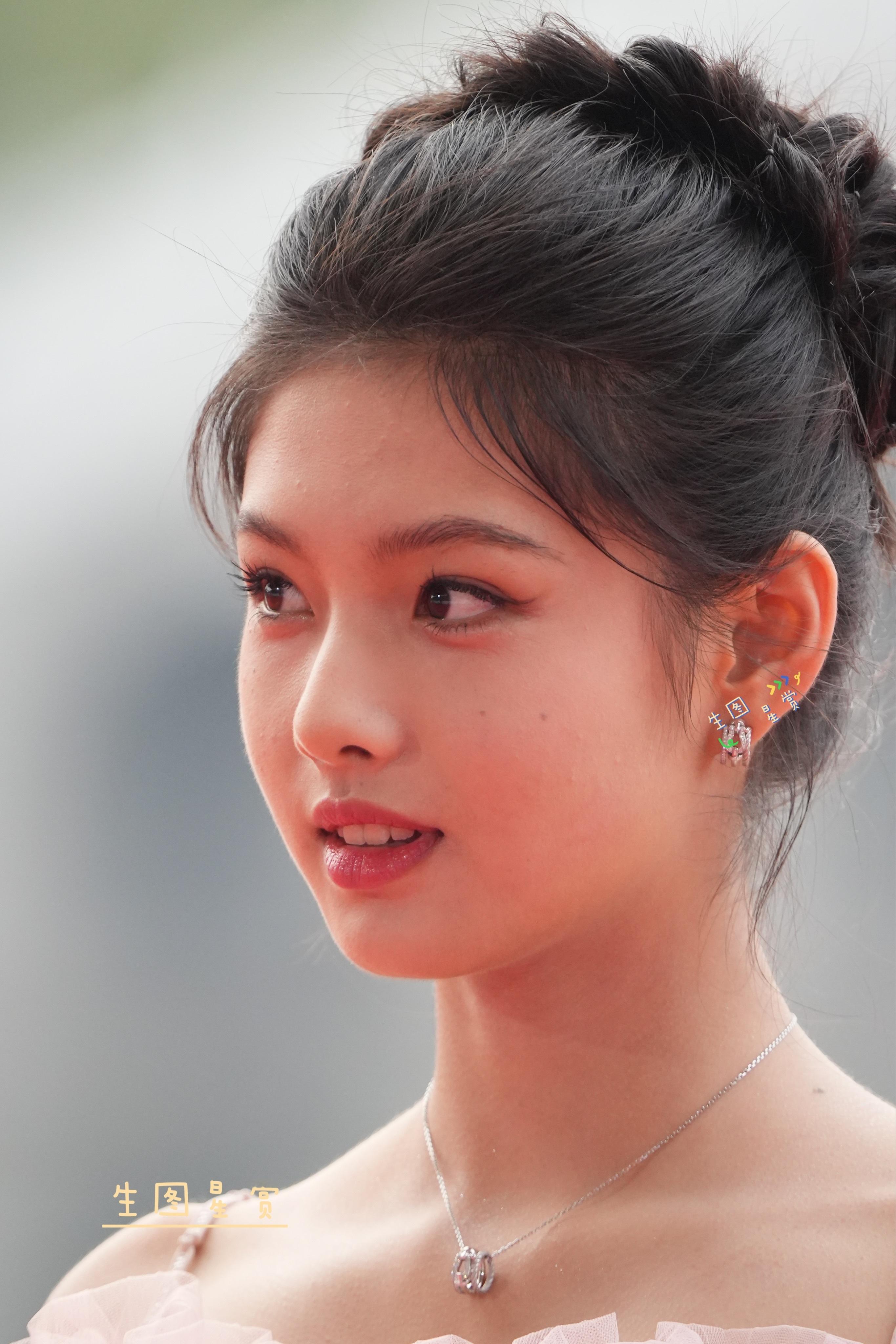 艾米文荣奖红毯生图直出粉嘟嘟的甜妹妹🌸💋横店影视节艾米[超话] ​​​