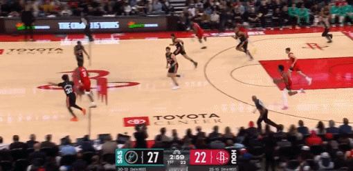 拿球反击欧洲步抛投~！！ 