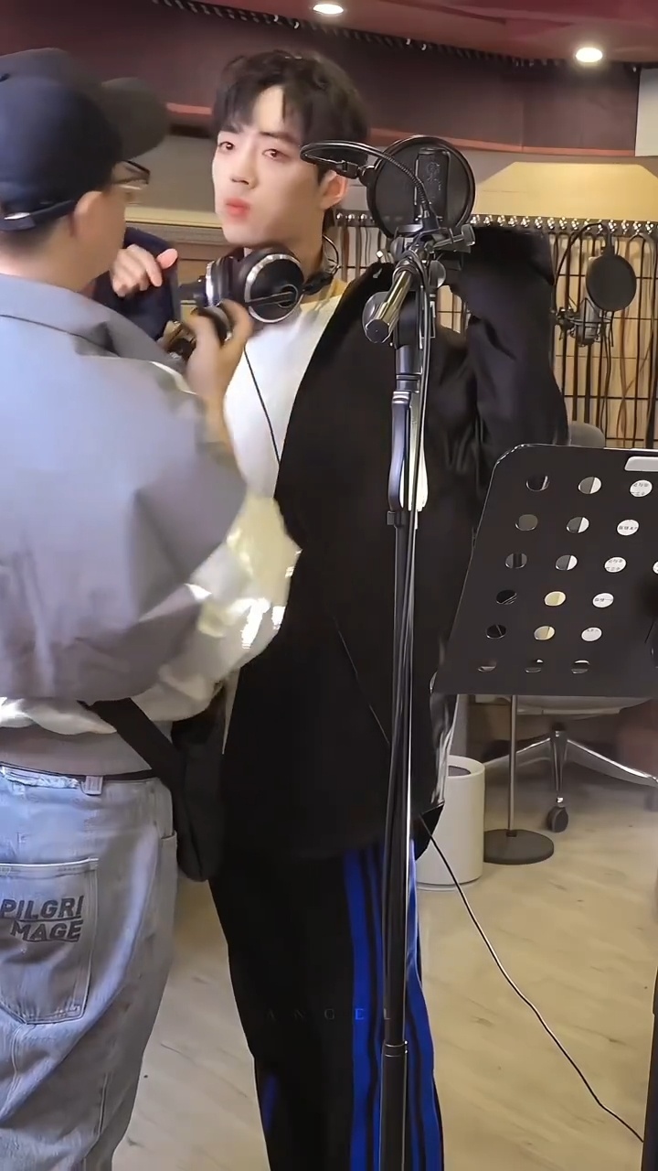 真的好困😇😇😇 