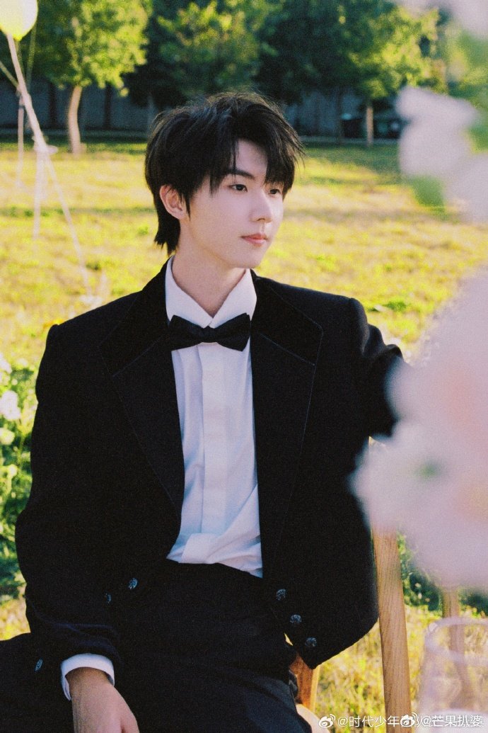 #马嘉祺是要结婚吗#马嘉祺西装打领结，这是要结婚吗，三七分刘海好帅#马嘉祺三七分