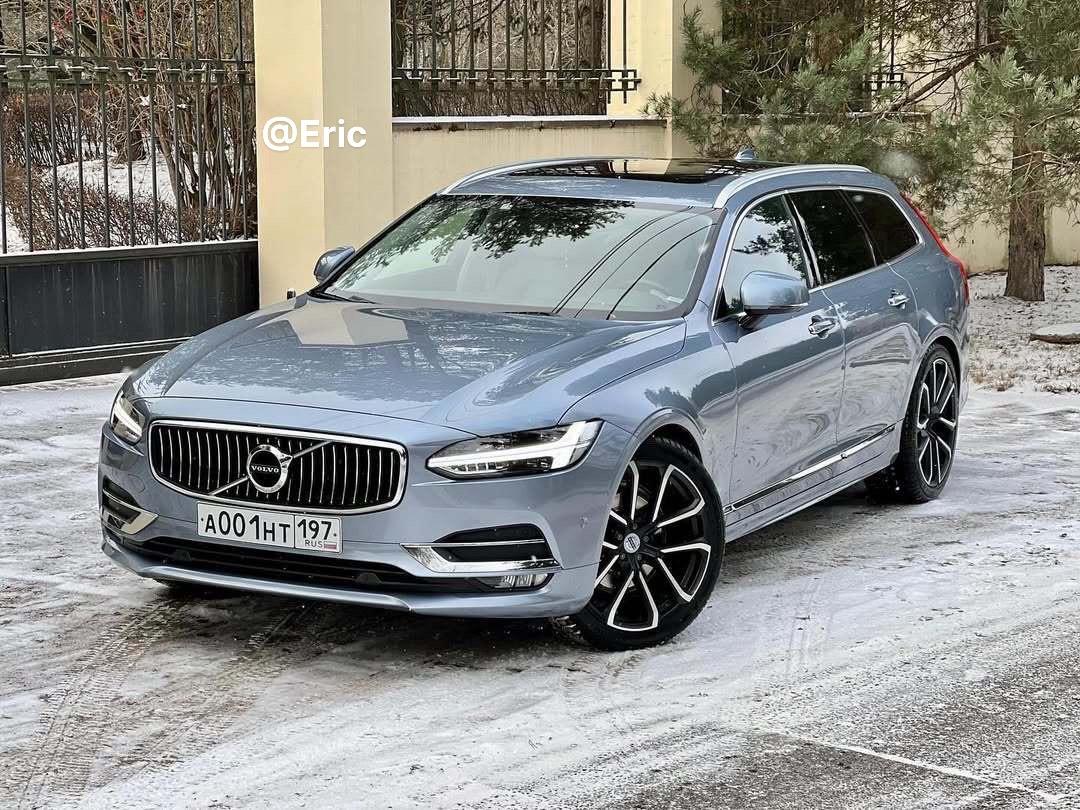 配置最强的一代V90。搭配D5，2.0T 柴油高功率发动机，搭配AWD...