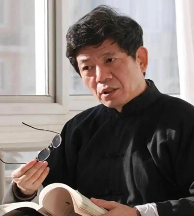 “中国人已陷入群体性迷失！”清华教授彭林痛心发问：举国上下都在谈发展，却几乎全是