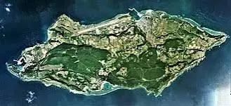 近年来，随着冲绳地方政治生态和选民关注重点发生变化，围绕美军基地和自卫队防卫部署