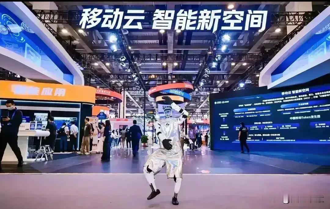 下午17时43分，我正准备去参加生日宴，突然收到移动短信，一看是交警发来的，说我