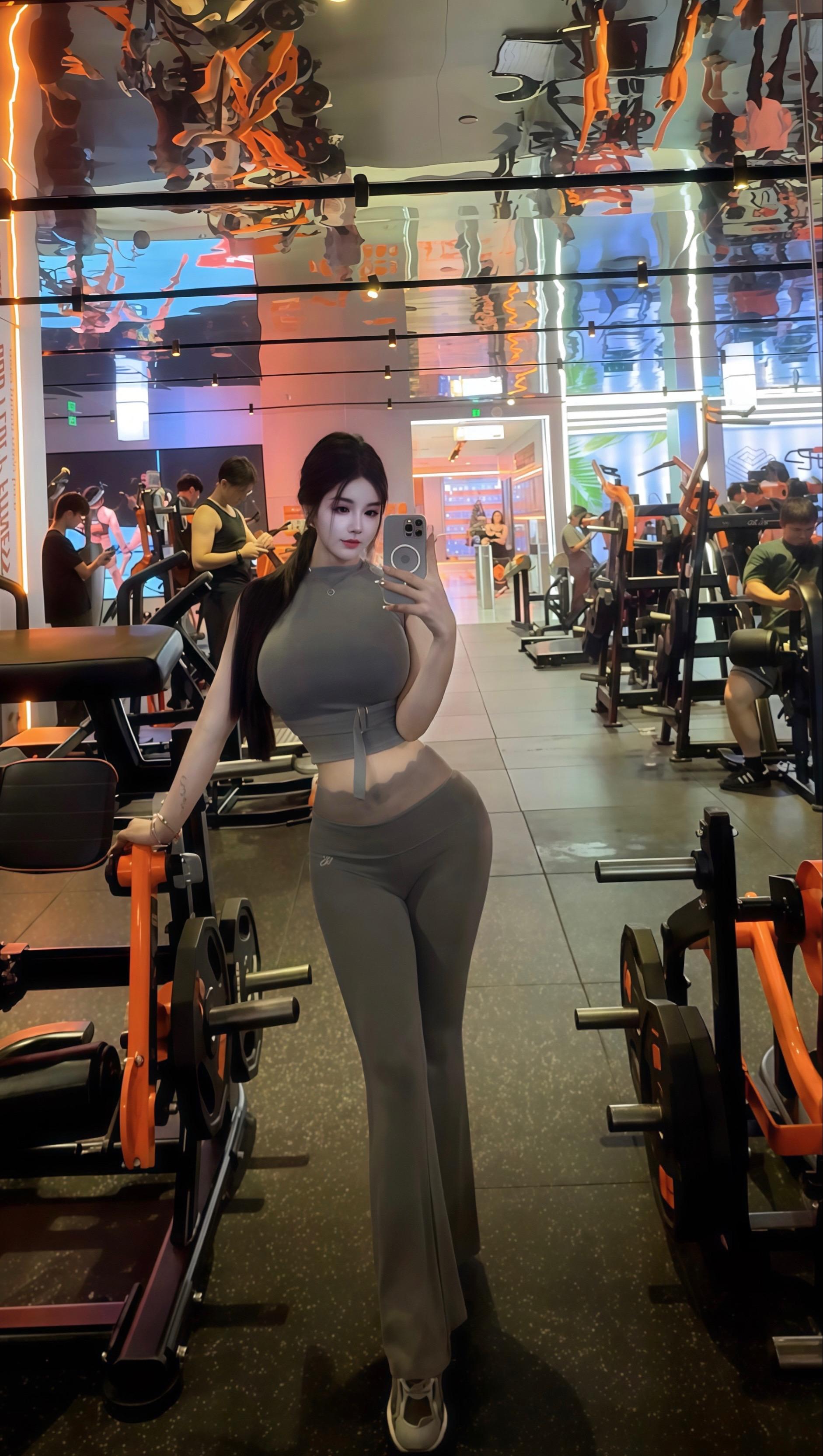 小身板又来配硬曲了