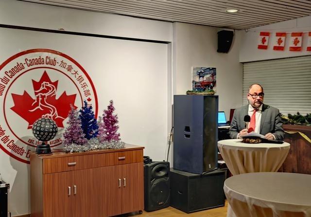 西方人怎么看待中日争端？

咱们这边对高士早苗的一些不当言行高调批评，觉得这是维