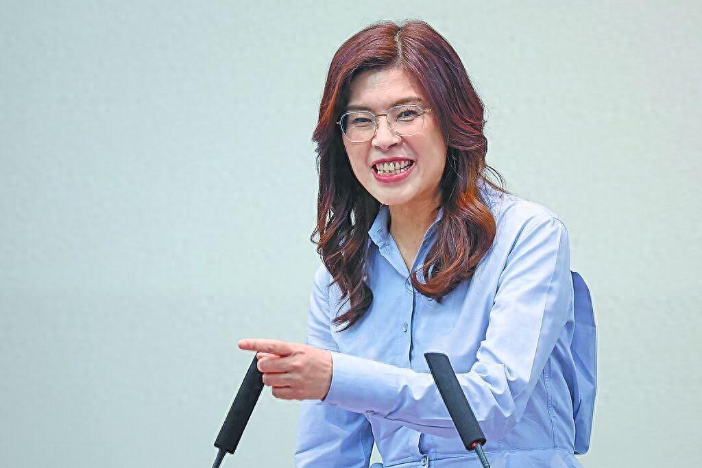 郑丽文称现阶段谈统一不切实际，正中民进党下怀！

近期，国民党主席郑丽文公开表态
