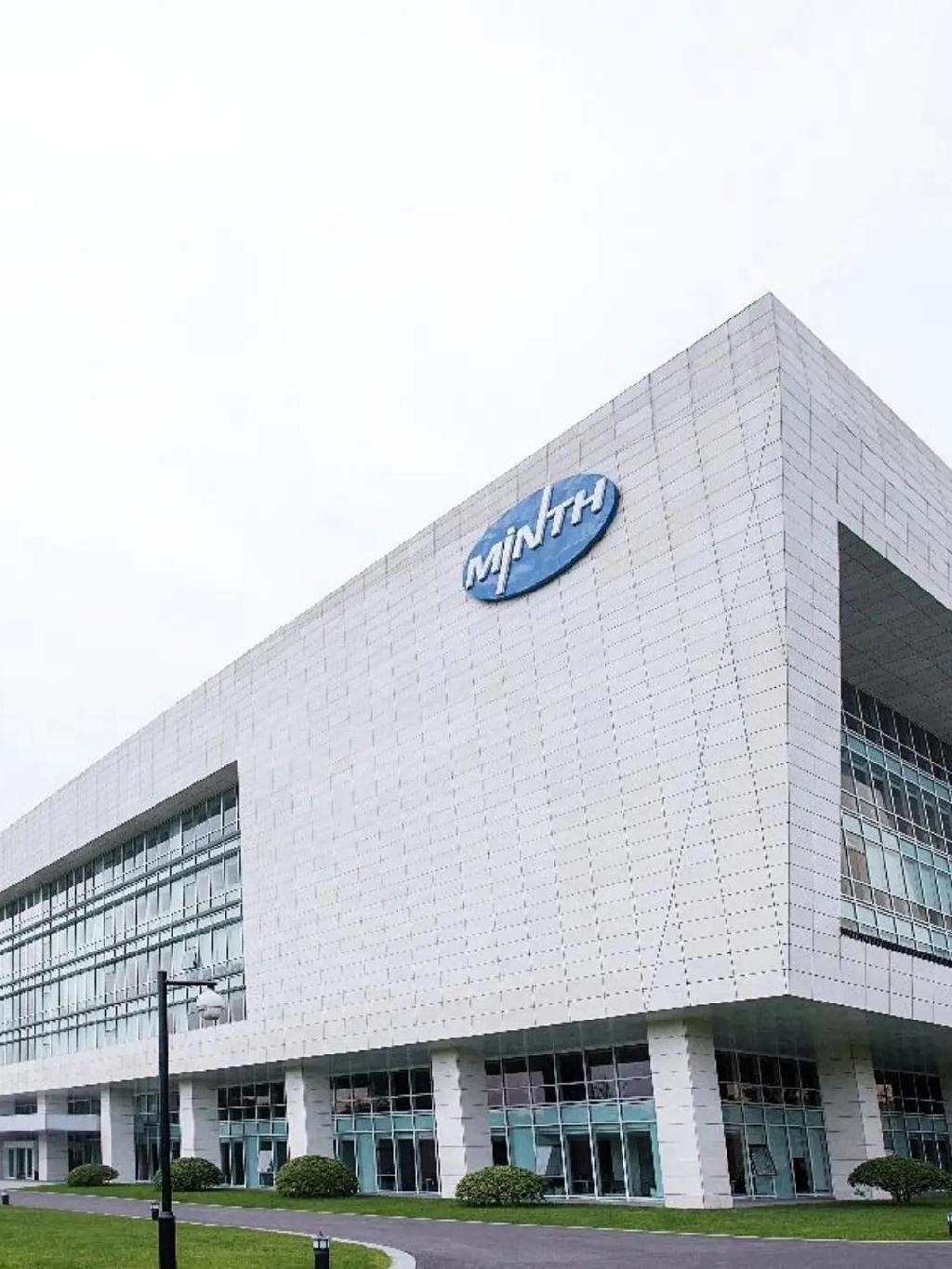 快讯！快讯！

日本汽车巨头‬日产，竟然将自己的老巢——横滨全球总部大楼卖给了咱