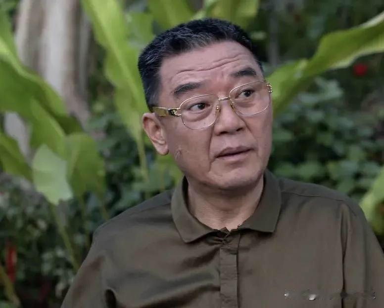 演员李立群说:
“活着没有任何意义，活着就是为了活着。我们每一天都觉得活着算是一