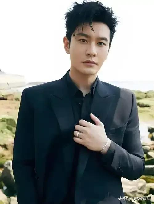 黄晓明考博，
是想进体制内？
还是纯粹的热爱学习？
明星提升自己学历，为何“招黑