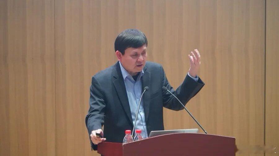 张文宏谈退休上海人熟悉的张文宏医生，昨天畅谈他退休以后的打算，我觉得很有意思，也