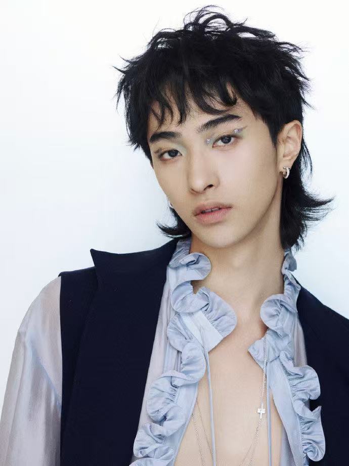 伊能静恩利 鼓励式教育模板 看完伊能静给恩利的生日长文真的感触很深，她的教育从来