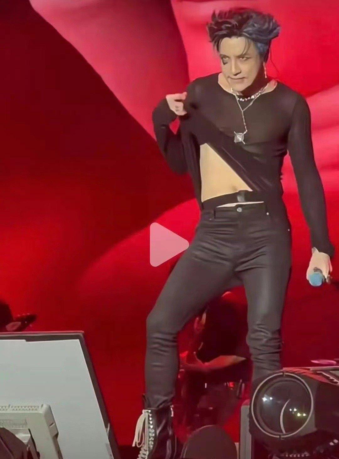 薛之谦的舞台一直都这么油腻的吗？ ​​​