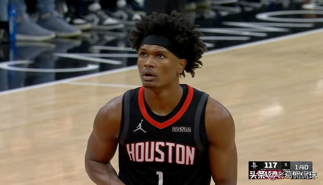 火箭球星阿门-汤普森真是一如既往的攻防俱佳！尽管今天火箭在客场以124：132不