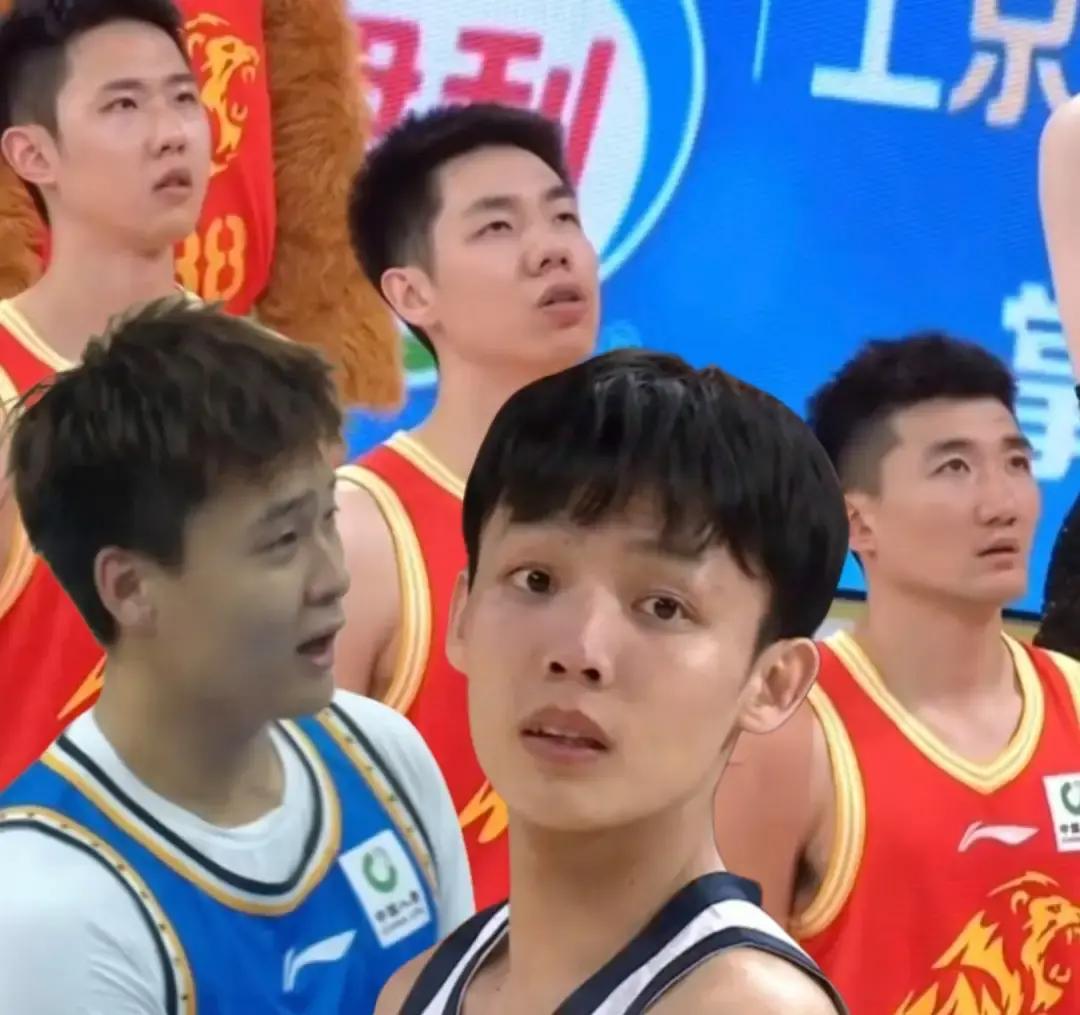 1胜5败！北京队外援全哑火
 
主场打广东，北京球迷心里没底。陈盈骏、曾凡博能回