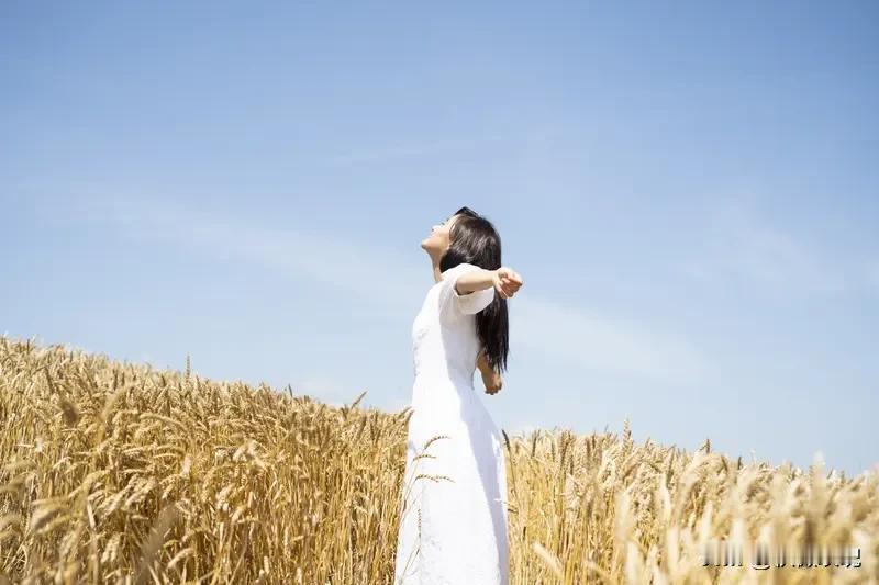 一分钟焕活清晨，三件小事开启高能量一天

别急着起床！善用醒来后的第一分钟，用三