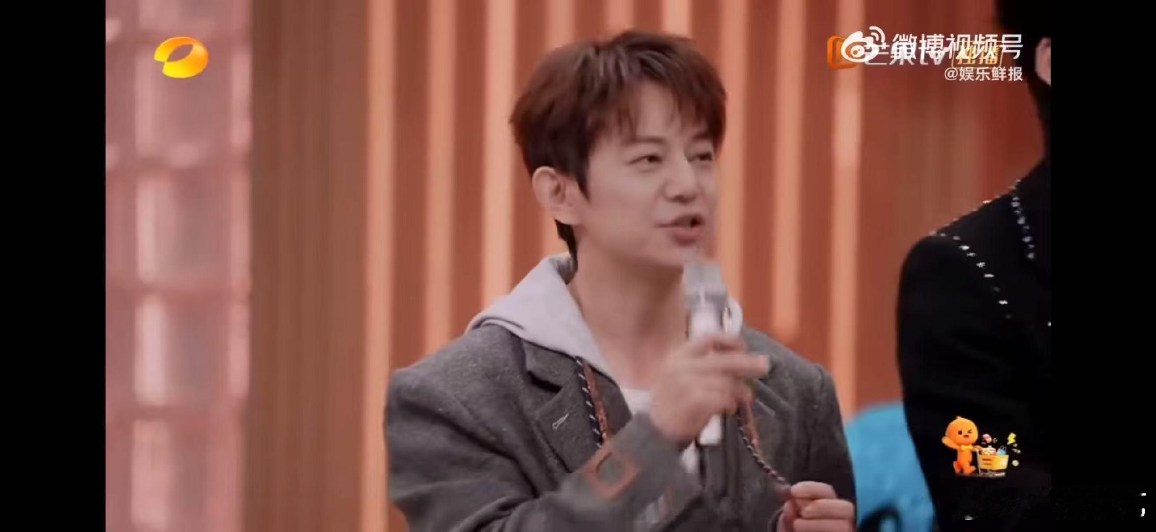 郭俊辰这波又是冲何炅来的你好星期六郭俊辰这波操作太有梗了，抽象剧场精准狙击何炅，