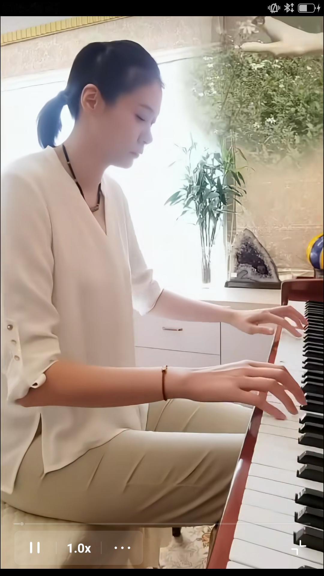 【昨天前中国女排名将，雅典奥运会冠军核心赵蕊蕊更新社媒，分享退役多年后，现在的生