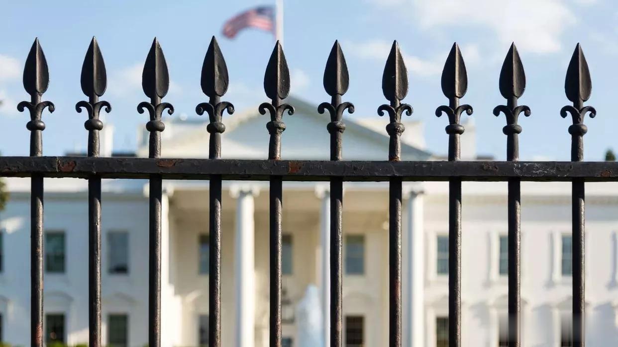 媒体：半导体危机下，白宫芯片顾问将离职

来源:俄罗斯卫星通讯社

据《政客报》