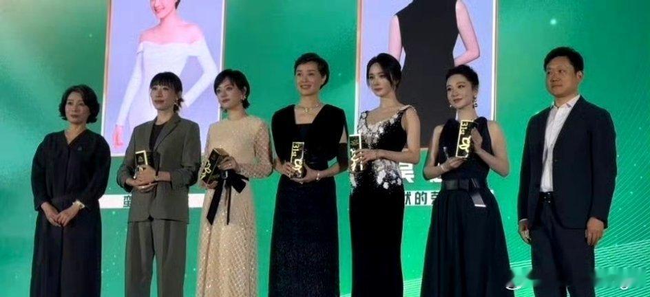 预测一下白玉兰最佳女主:杨紫 