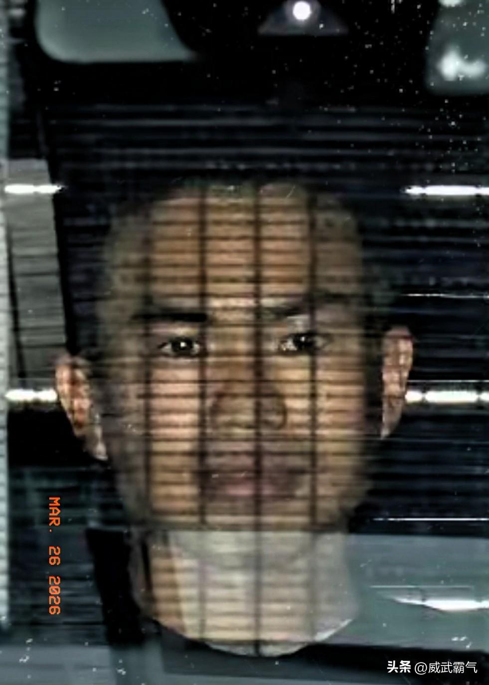 强闯我驻日使馆的歹徒身份已经曝光：可以说是，军国主义阴魂不散，
这张照片里的人，