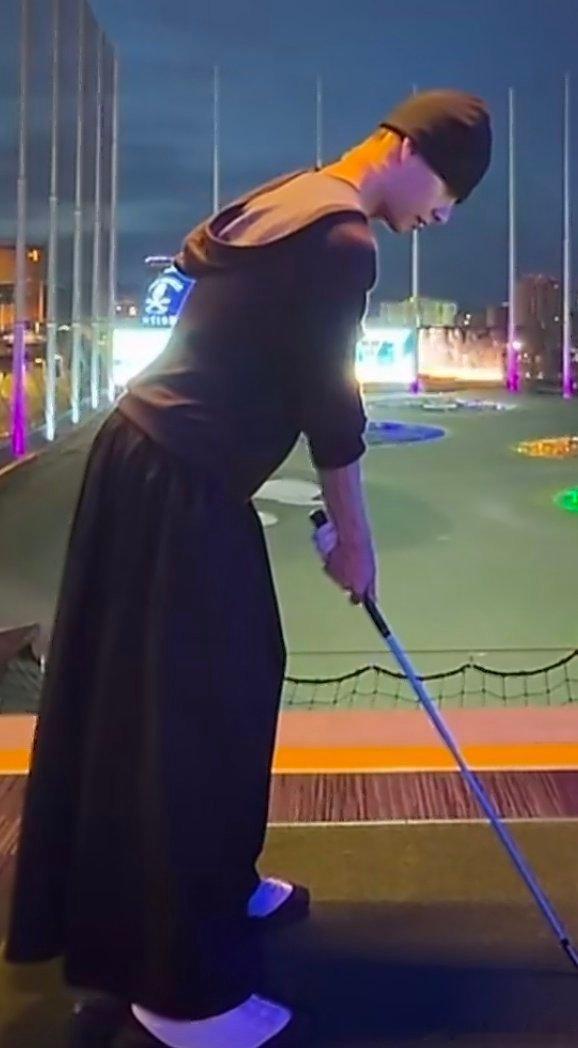 套丑而不自知 捞起这是cosplay尼姑吗 