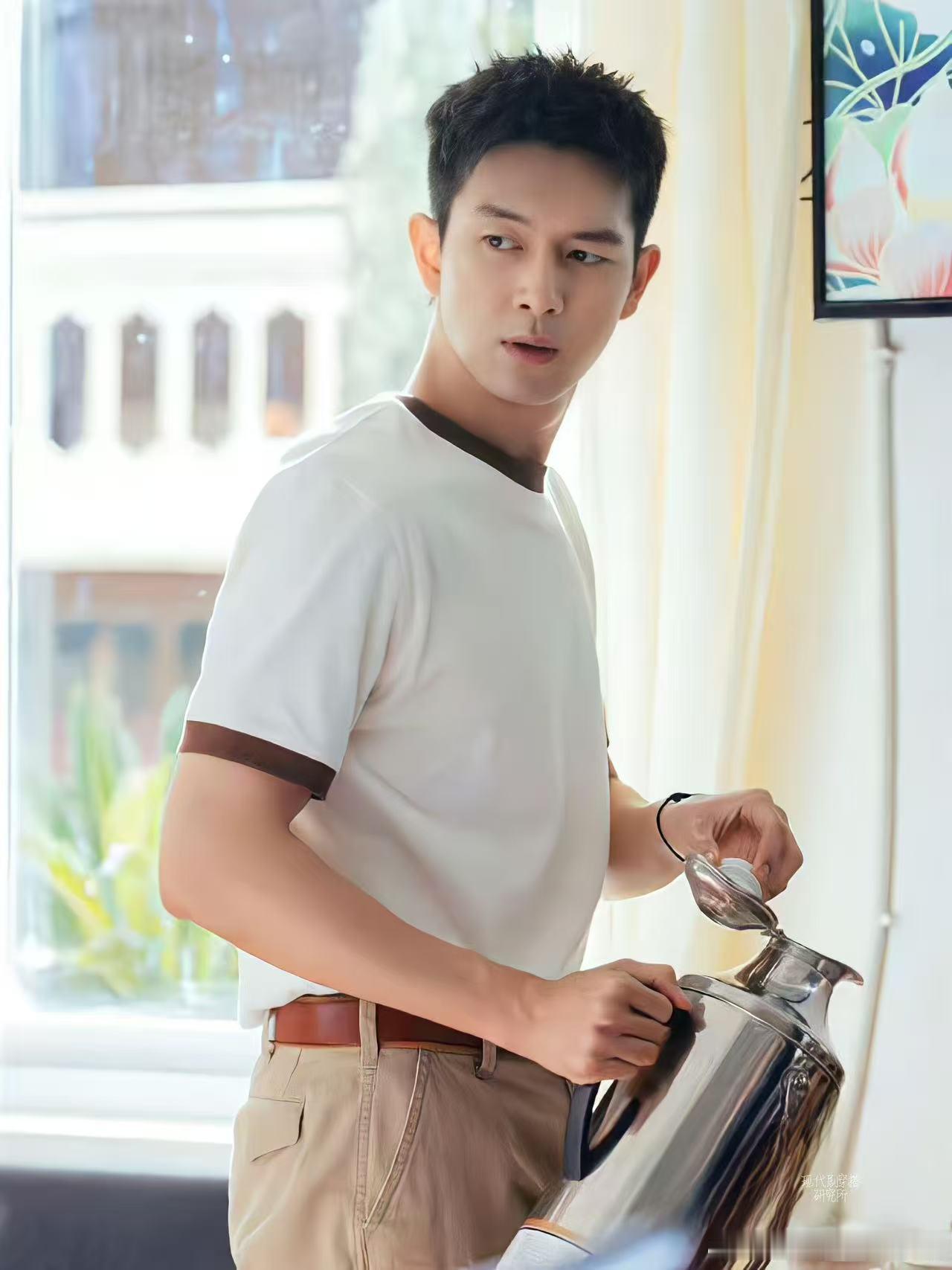 李现终于原谅现偶了 雾里青官宣评论区最多的感慨就是李现终于原谅现偶了，我的现偶纯