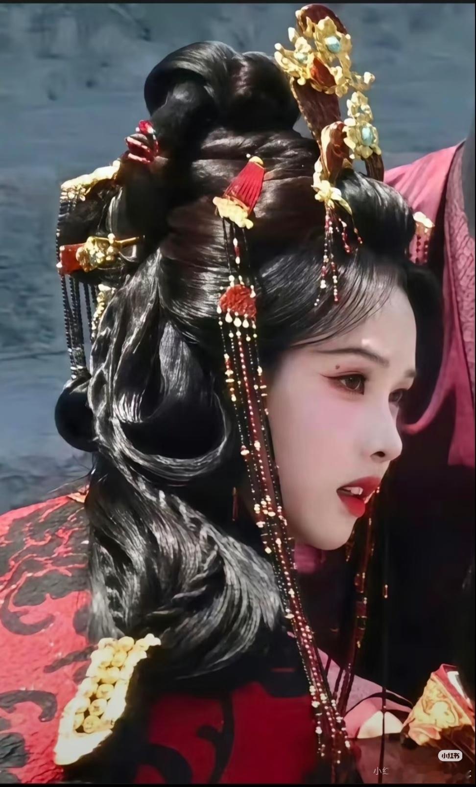 陈都灵翘楚的楚朝这张侧颜图有点神啊！ 