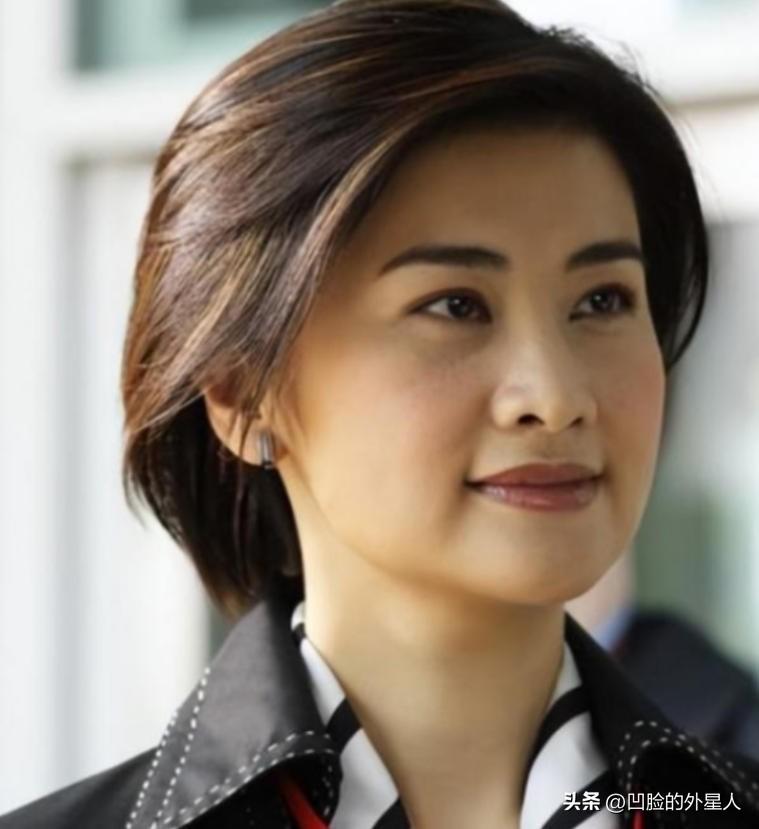 2000年，知名主持人吴小莉来到浙江，见到了自己同父异母的哥哥，她见哥哥家徒四壁