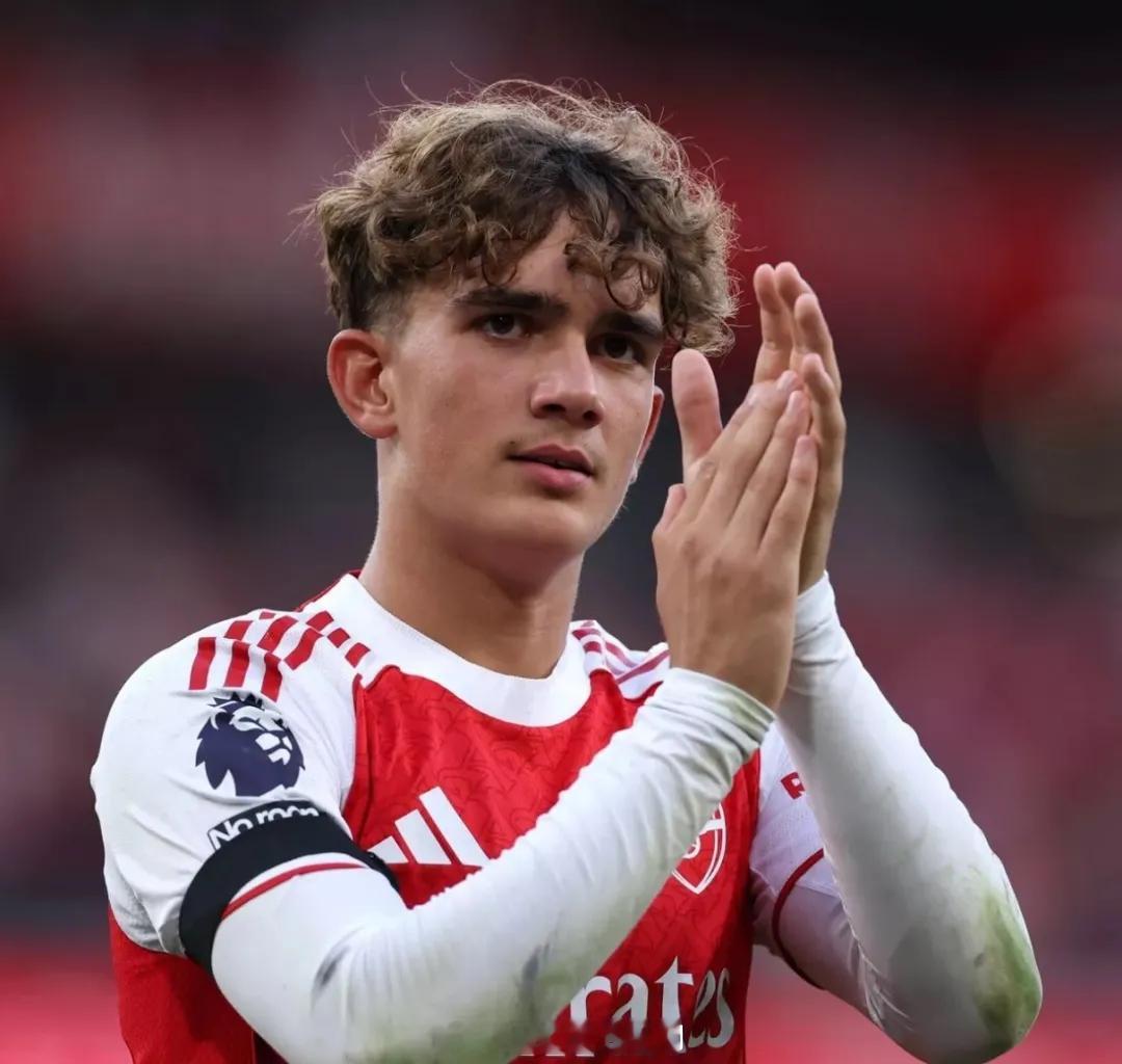 足球转会新闻 12月31日是道曼的生日，祝16岁生日快乐！ 