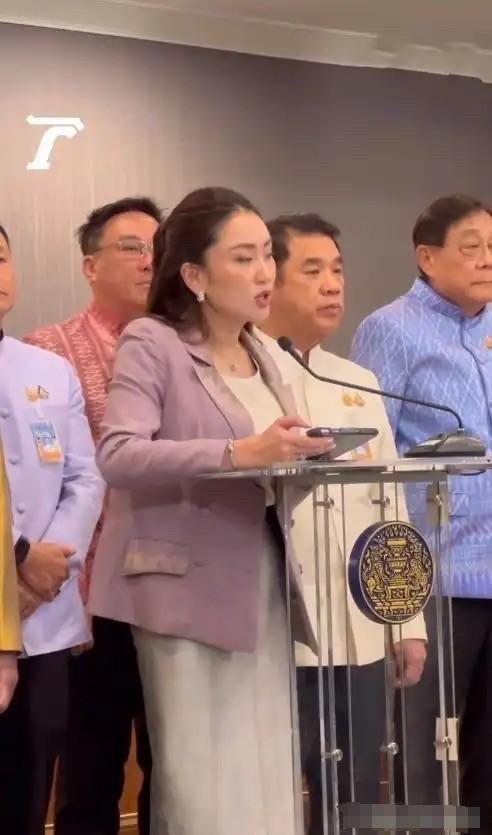 佩通坦果然变样了！担任文化部部长后，佩通坦首次会议一改以往对柬风格，态度强硬，立