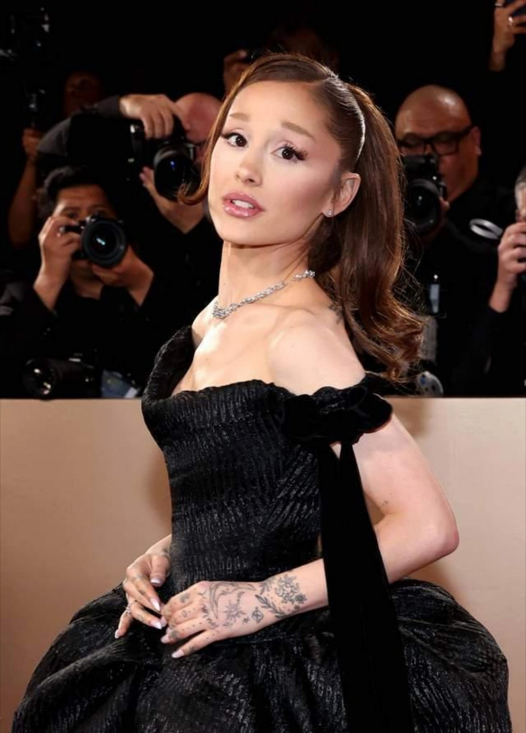 C罗未婚妻乔治娜回击身材羞辱度假期间的泳装照曝光后，乔治娜被网友吐槽身材走样、肆