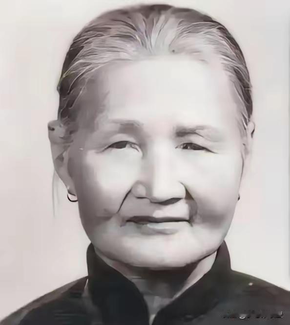 1940年，21岁的蔡永还是八路军里的政治委员，那天正被反动军队追得紧，腿上还挨