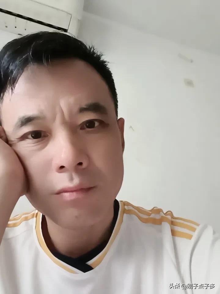 10月1日，一个人在武汉硚口
静悄悄，没有朋友，没有聚会，没有任何活动，没有任何