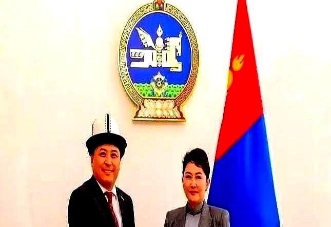 最新消息！

蒙古国突然宣布了！

蒙古政府宣布将放宽外资矿产投资限制，允许外国