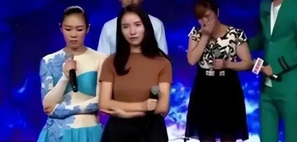 湖北武汉，一60岁男子靠扛煤气罐，把女儿供到博士，结果亲生父母带着50万找上门来