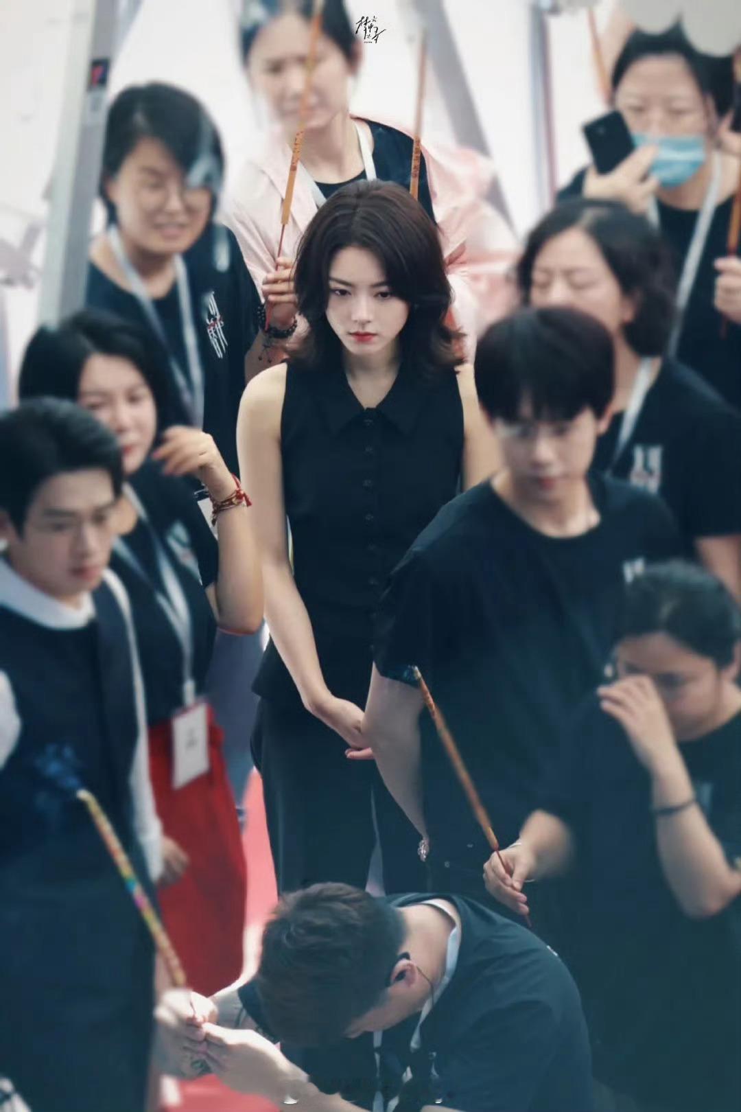 赵今麦演我爱钱别人的少女心事：学业 暗恋 徐迟的少女心事 ：钱来 来钱 麦丝的少