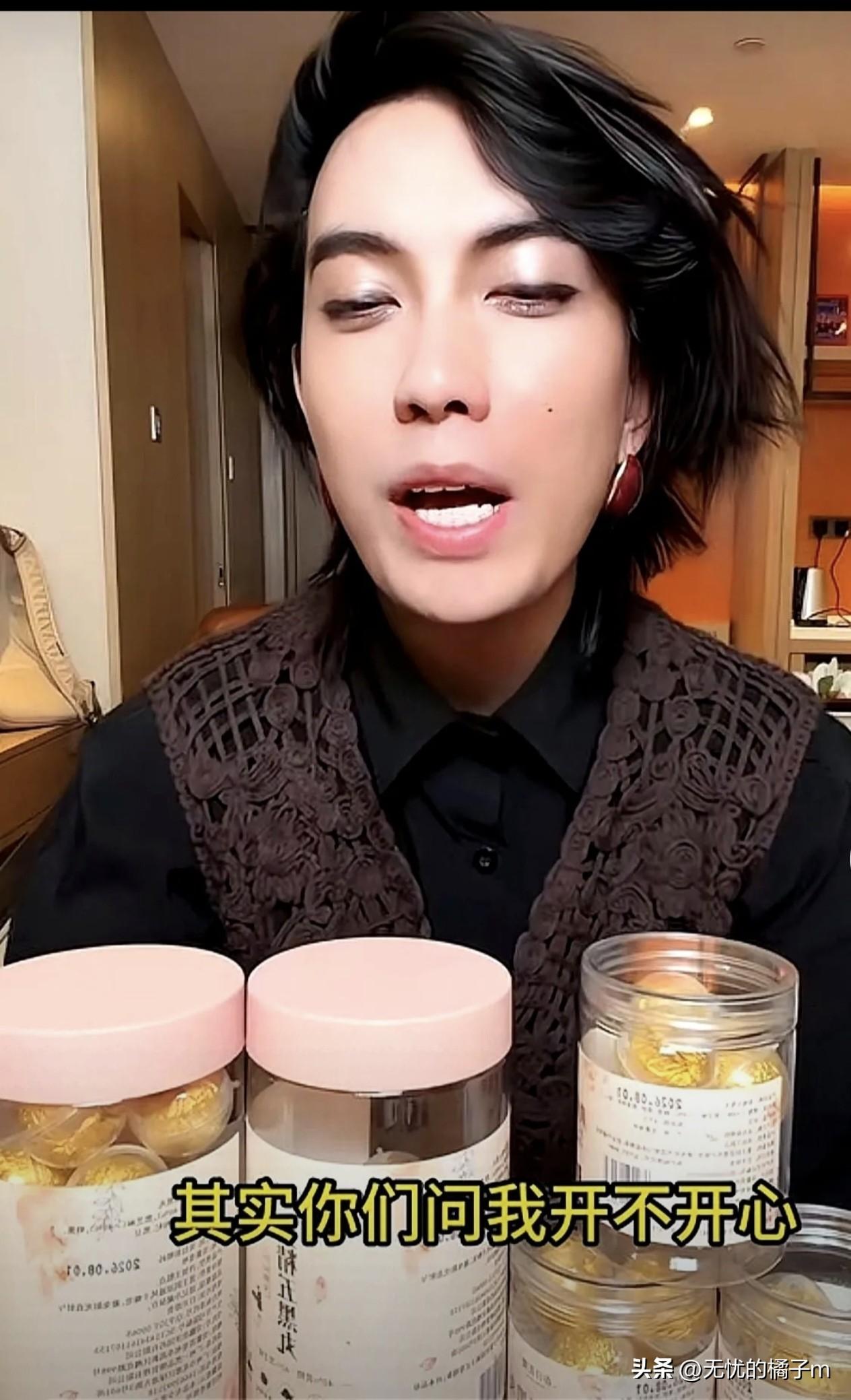广东带货网红一枝梅哭了，因为她一天不直播就要亏两三万

   她的客服团队，她家
