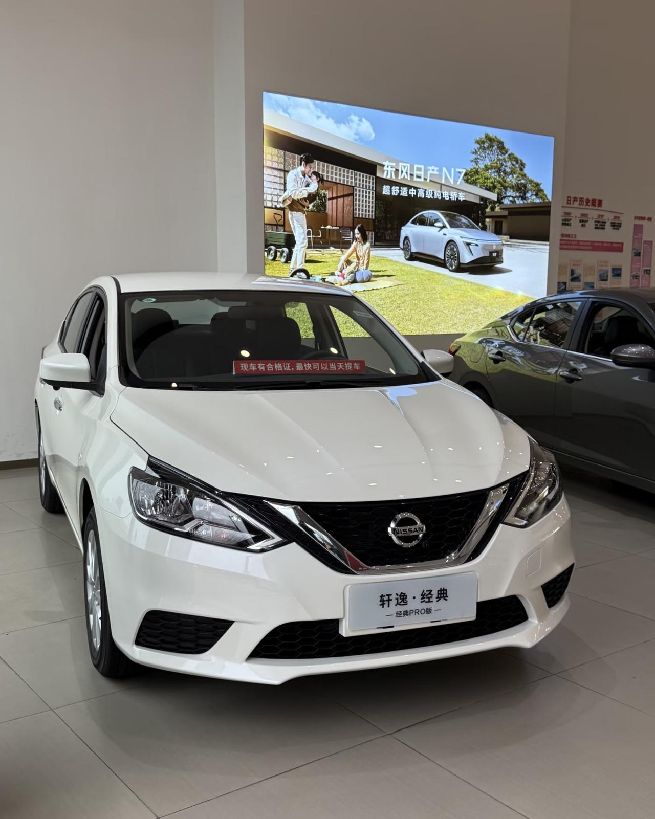 手里预算只有十万块钱又比较喜欢油车的朋友，我觉得还是买马路三大妈比较合适。
比如