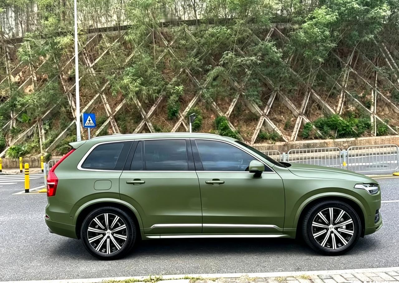 咱们继续分享这台车，因为这台车是我群里的一位女性朋友的车，所以我的xc90相比而