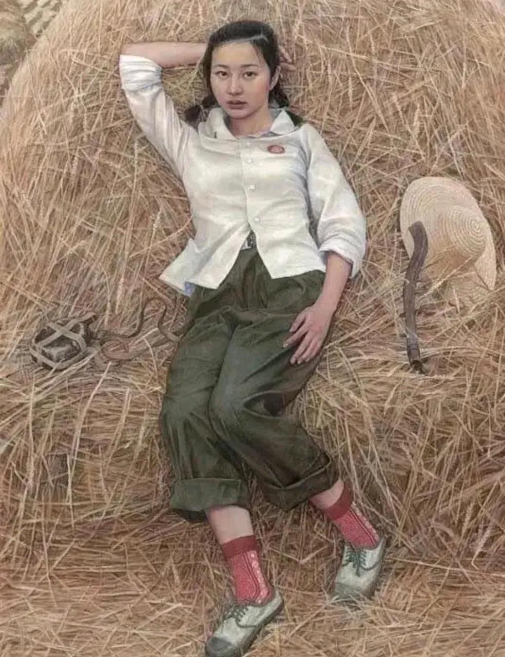 我们村老光棍二黑娶了一个下乡知识青年的媳妇，一下子成了村里的新闻。一帮女人们八卦