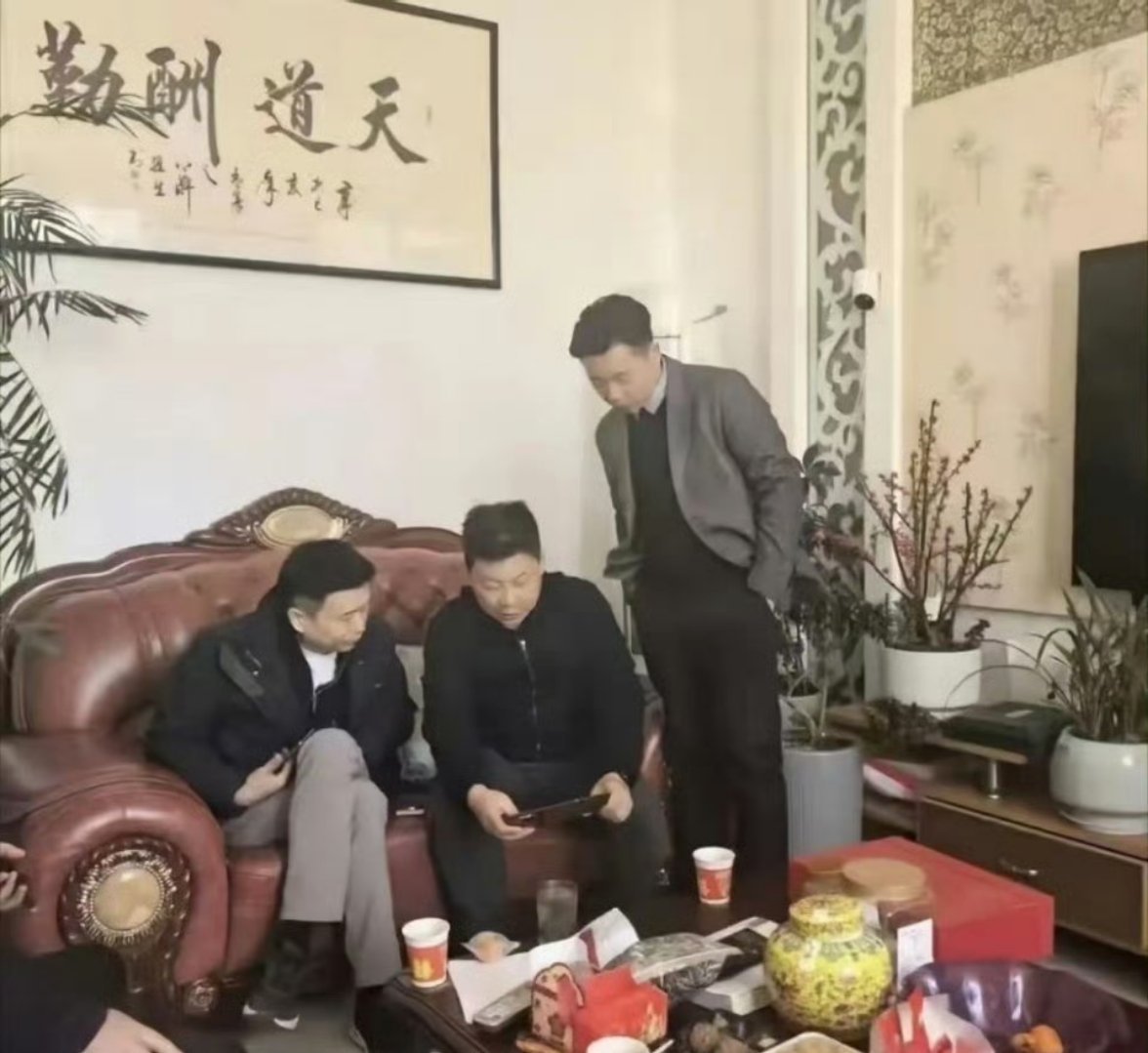 余承东回家还是那么接地气 