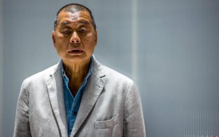 黎智英“上诉得直”定罪刑期被撤销，港府不服：接着告

2月26日，身在大牢里边的