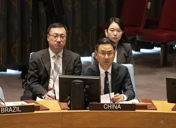 安理会上中方反对外部势力干涉叙利亚内政、破坏叙利亚安全稳定。耿爽指出，要坚决打击