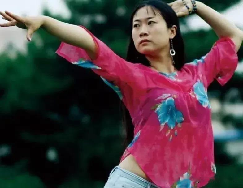 “芙蓉姐姐”现象，放在今天的社会为什么掀不起一点浪花？
20年前芙蓉姐姐横空出世