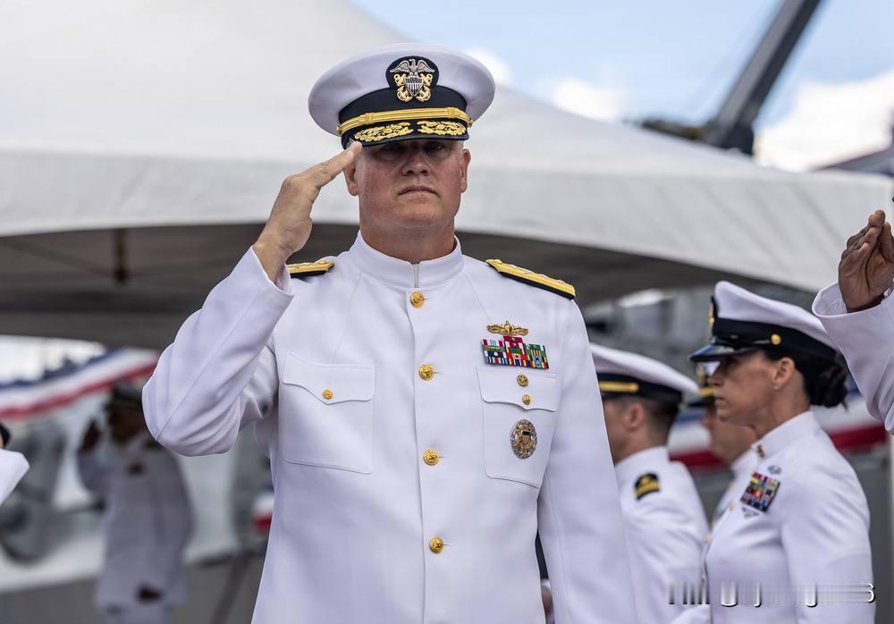 🇺🇸 美国海军大西洋水面部队新任司令

5月13日，一场正式的指挥权交接仪式