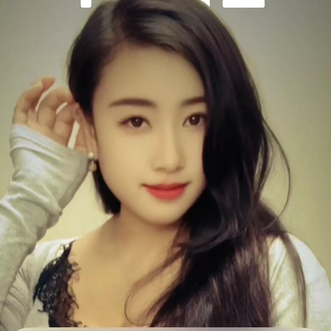 温柔甜美的笑容，让你心动不已！少女感笑容 少女感微笑女孩 少女的笑容 美少女的微