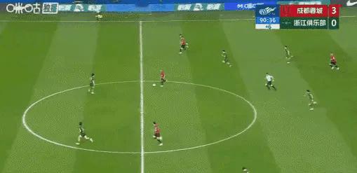 拜合拉木单刀破门！这个进球太有欧洲范了！
在成都蓉城主场对阵浙江队的比赛中，U2