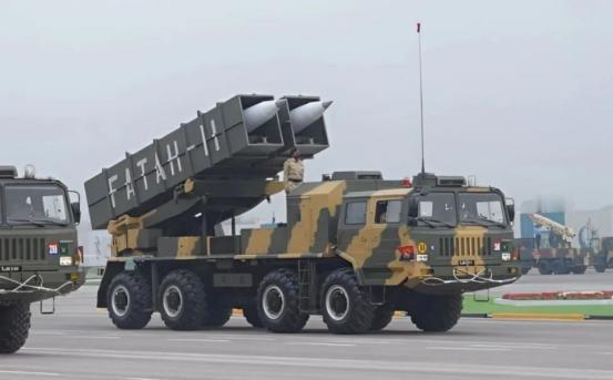 巴铁海军搞了一场实打实的实弹演练，最关键的环节就是试射他们自己造的新款舰射反舰导